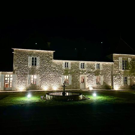 Chateau De Lafont Suites Saint-Vivien  المظهر الخارجي الصورة