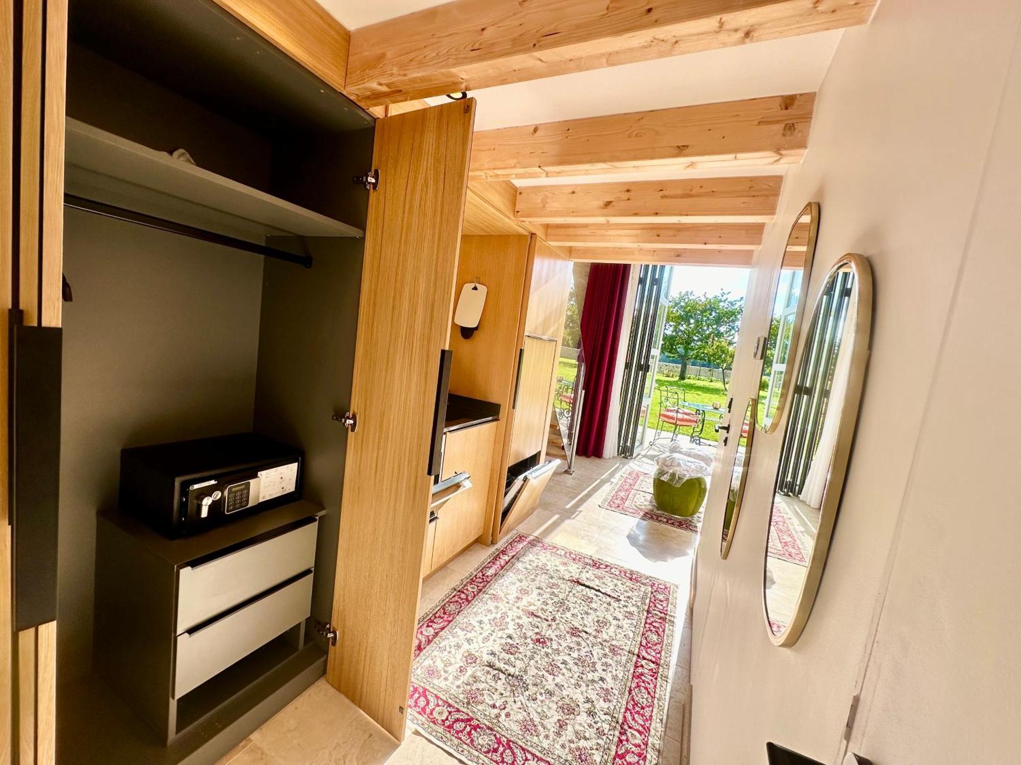Chateau De Lafont Suites Saint-Vivien  المظهر الخارجي الصورة