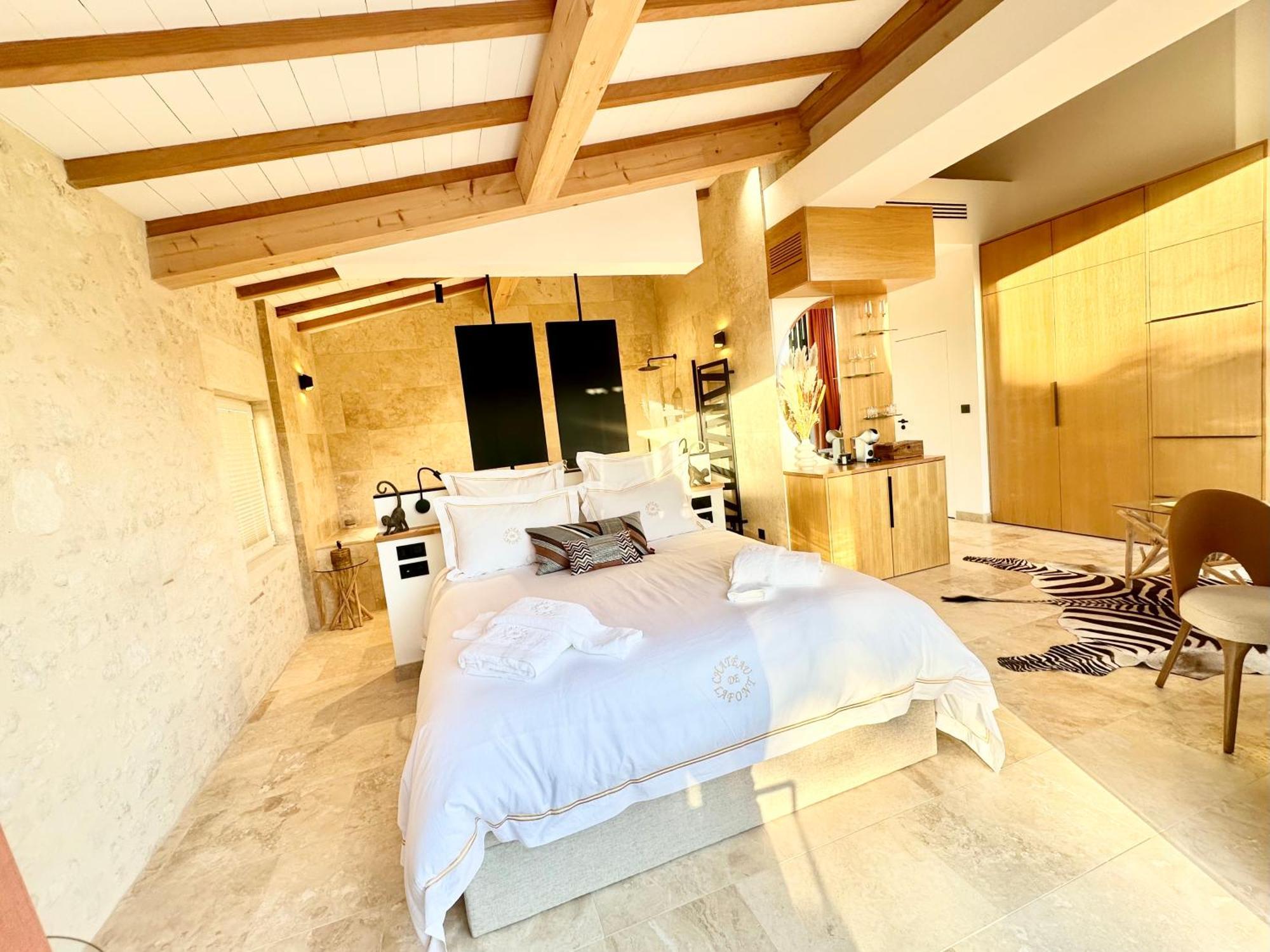 Chateau De Lafont Suites Saint-Vivien  المظهر الخارجي الصورة