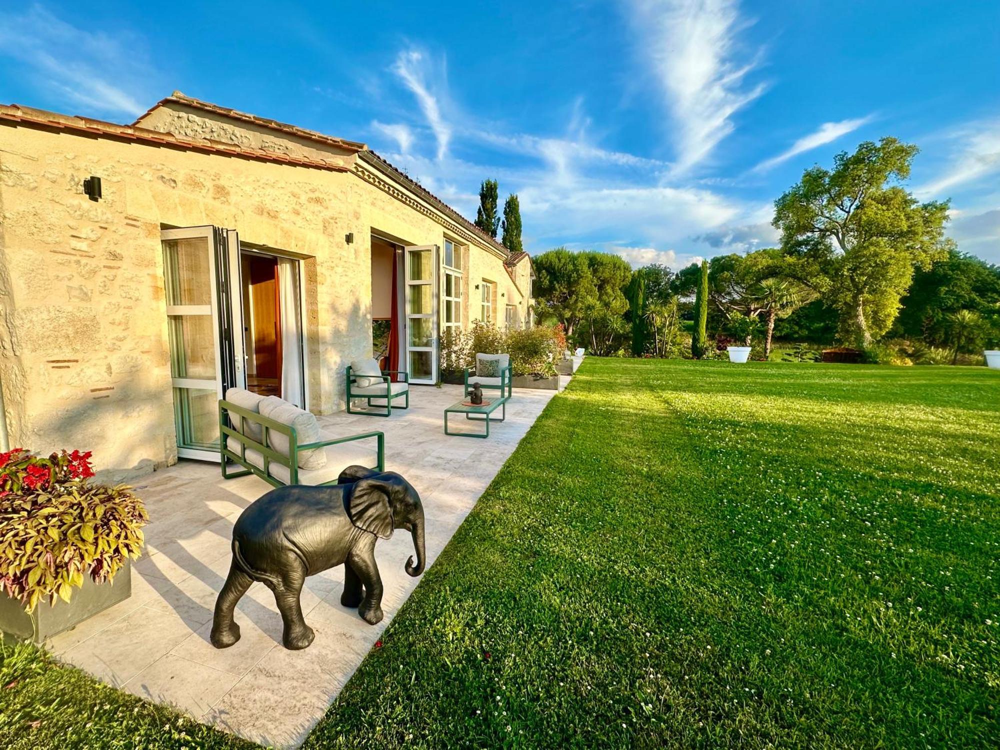 Chateau De Lafont Suites Saint-Vivien  المظهر الخارجي الصورة