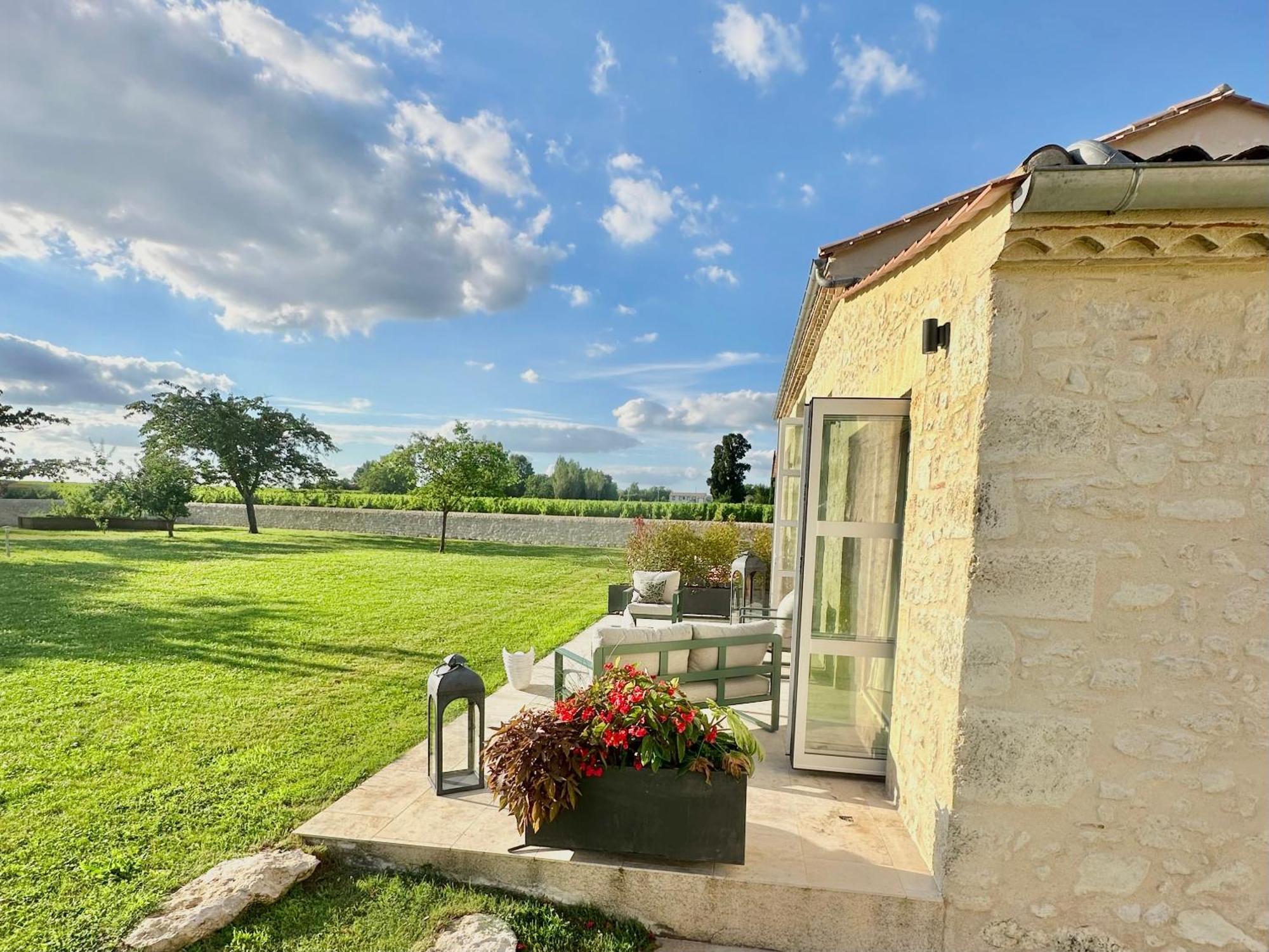Chateau De Lafont Suites Saint-Vivien  المظهر الخارجي الصورة