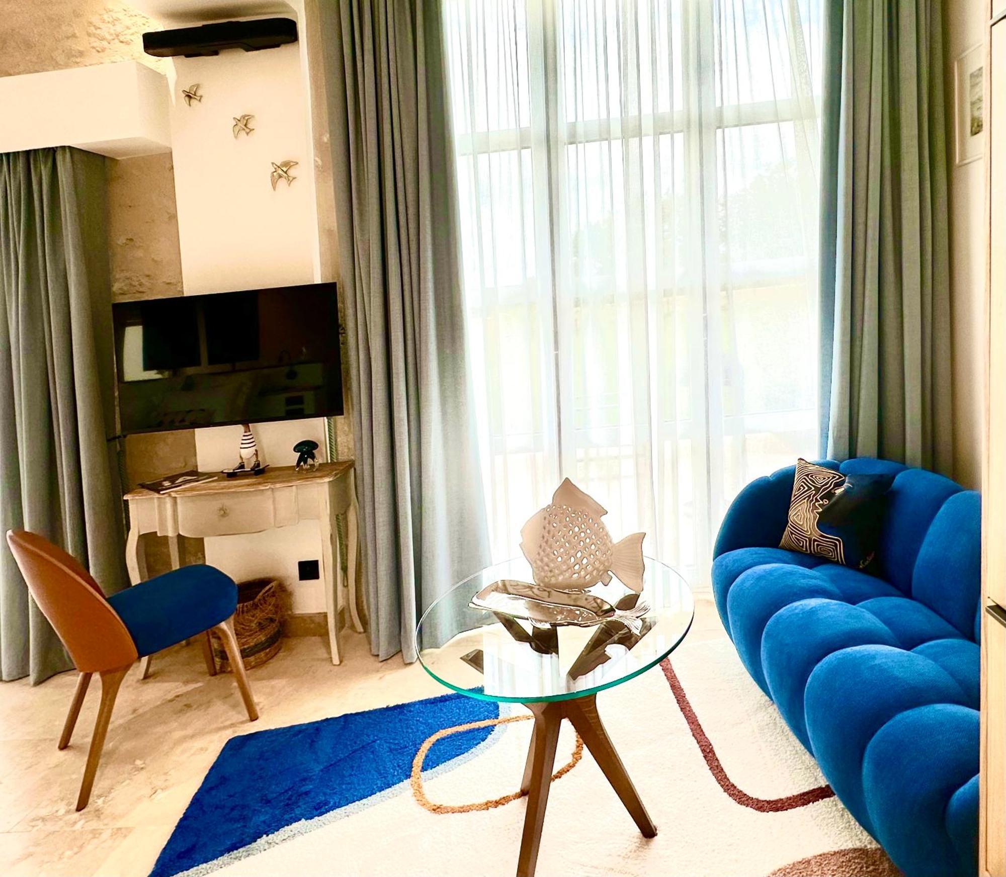 Chateau De Lafont Suites Saint-Vivien  المظهر الخارجي الصورة