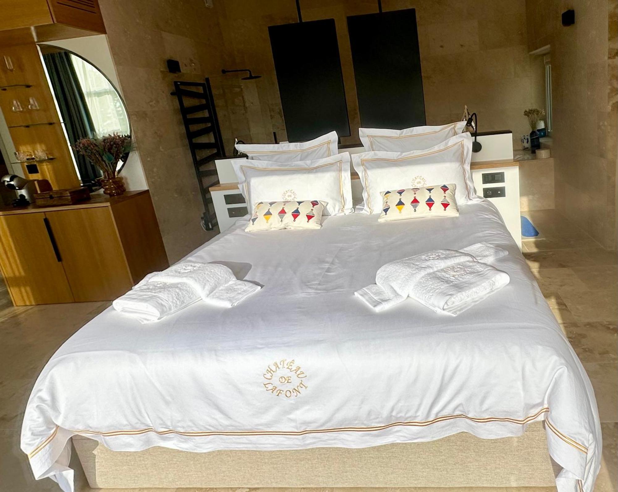 Chateau De Lafont Suites Saint-Vivien  المظهر الخارجي الصورة