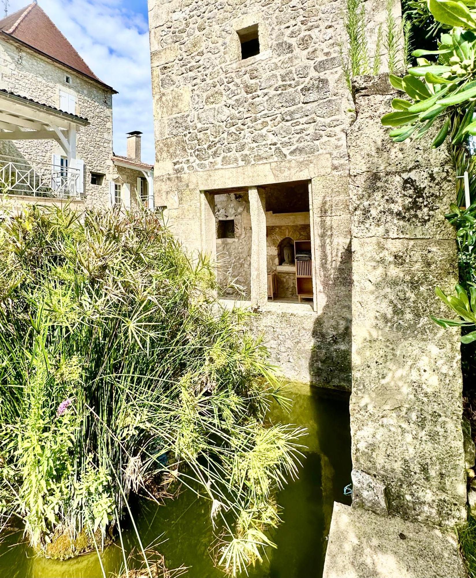Chateau De Lafont Suites Saint-Vivien  المظهر الخارجي الصورة
