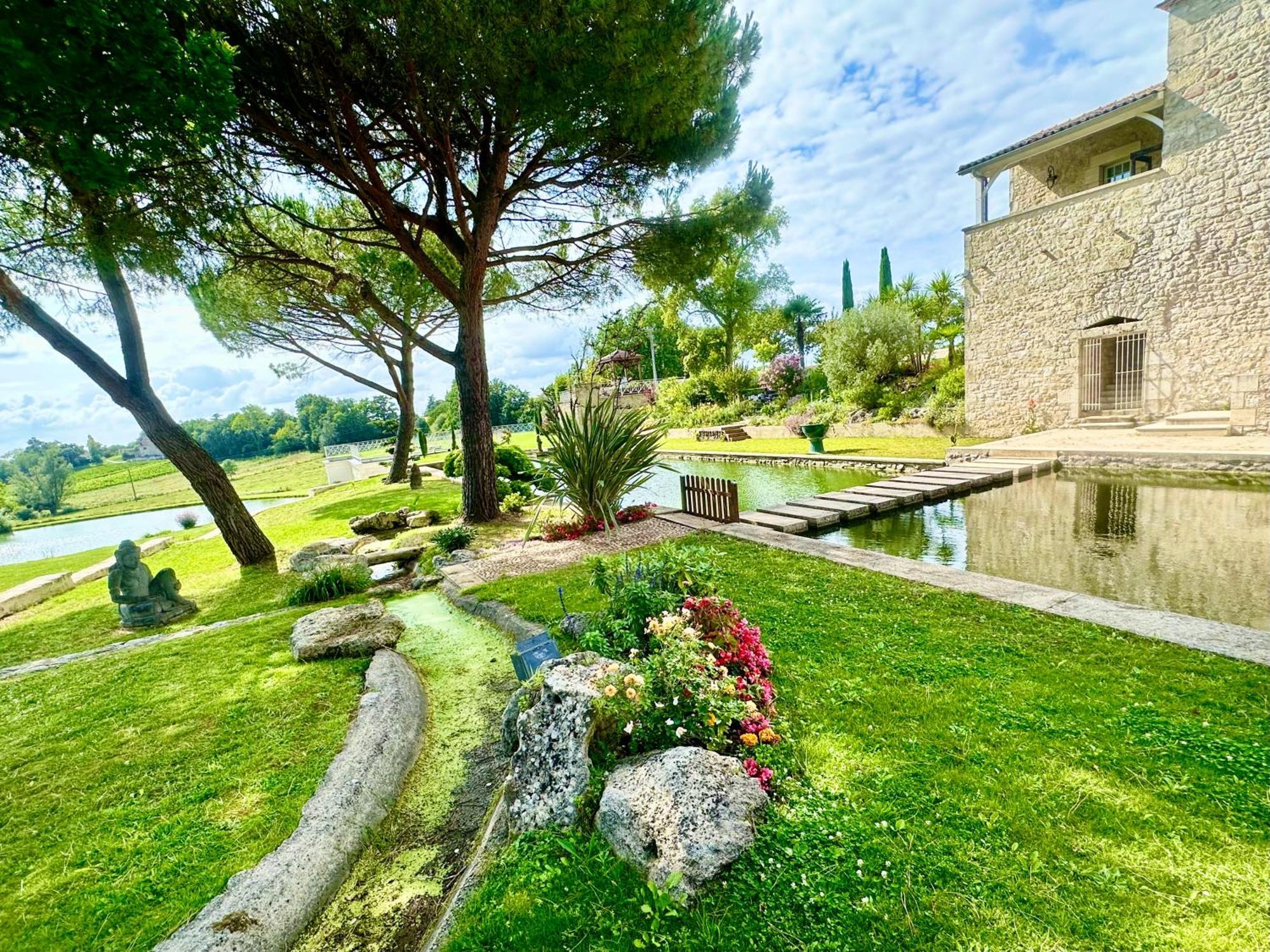 Chateau De Lafont Suites Saint-Vivien  المظهر الخارجي الصورة